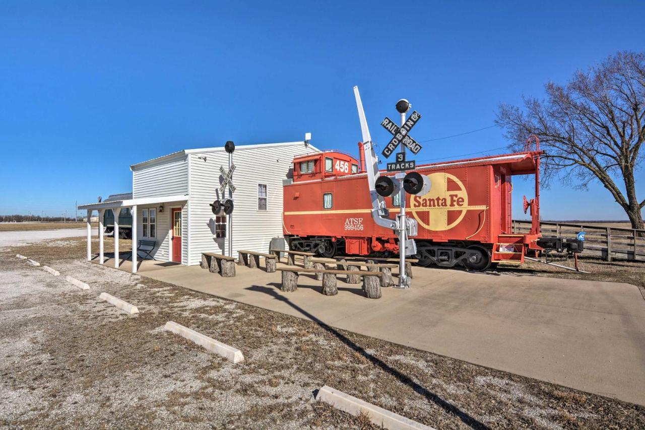 Unique Joplin Gem Converted Train Car Studio 외부 사진