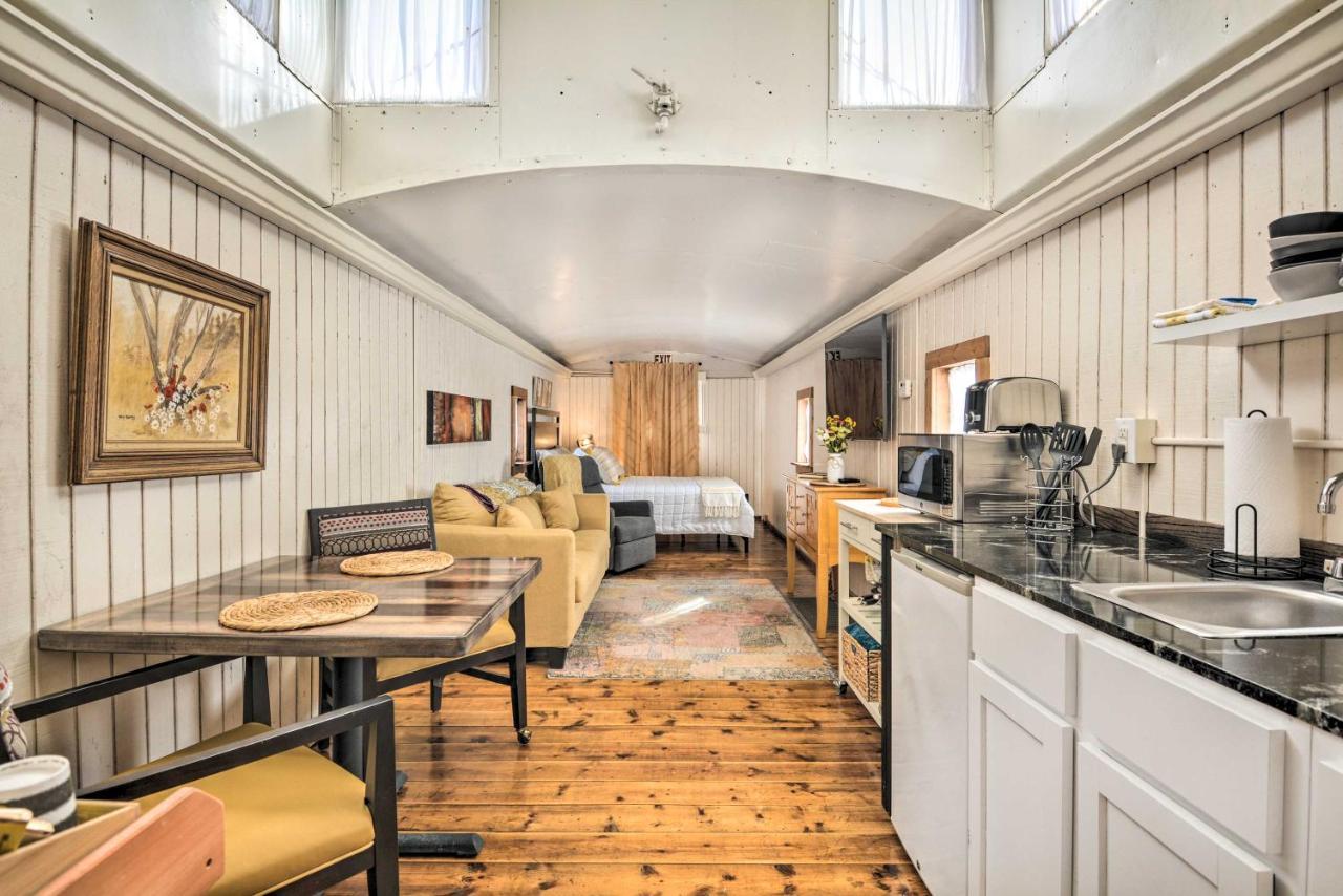 Unique Joplin Gem Converted Train Car Studio 외부 사진