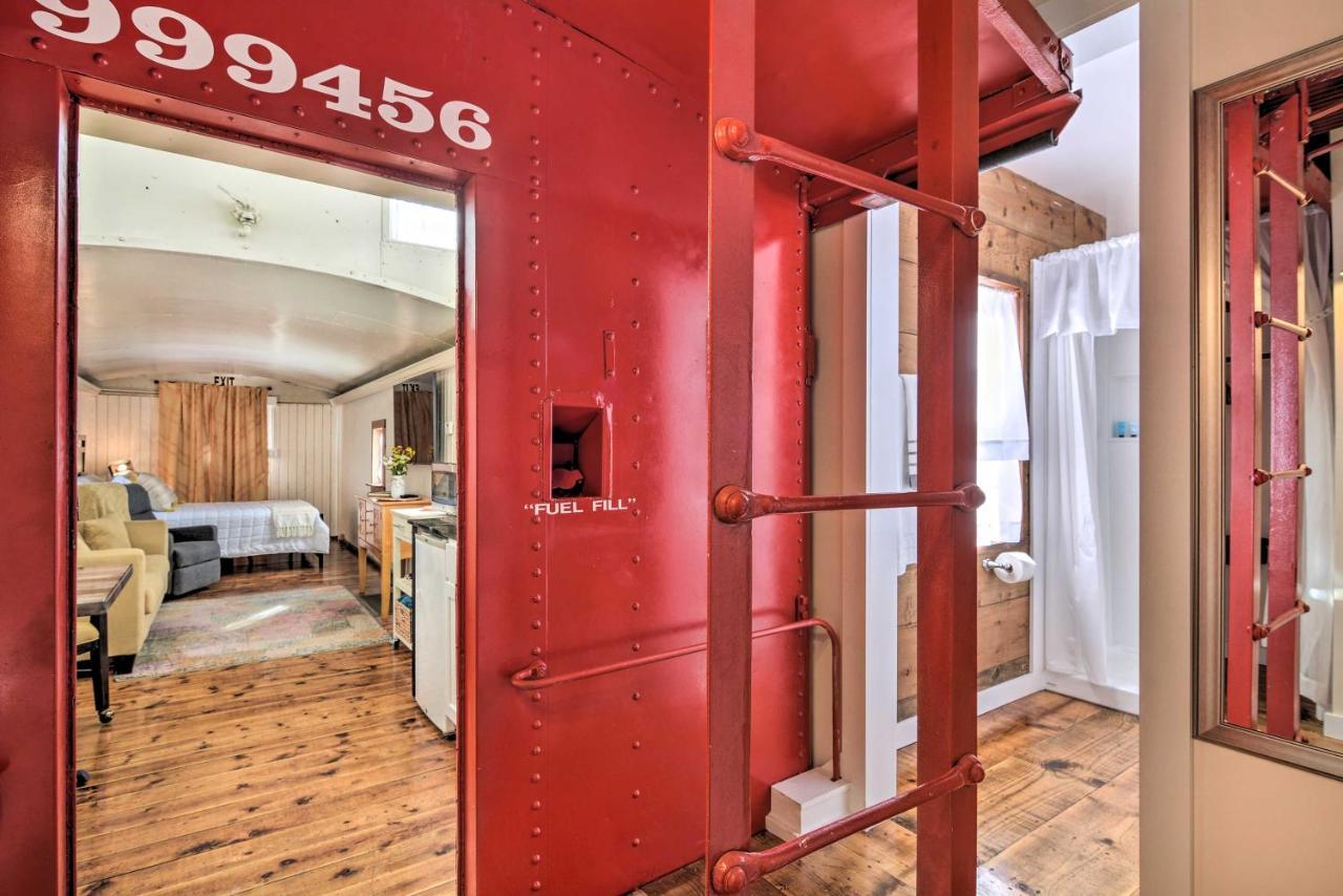 Unique Joplin Gem Converted Train Car Studio 외부 사진